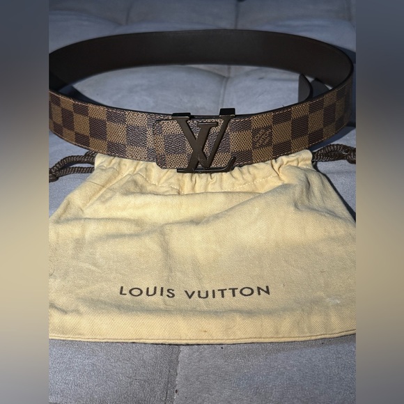 Authentic Louis Vuitton belt - Picture 2 of 7